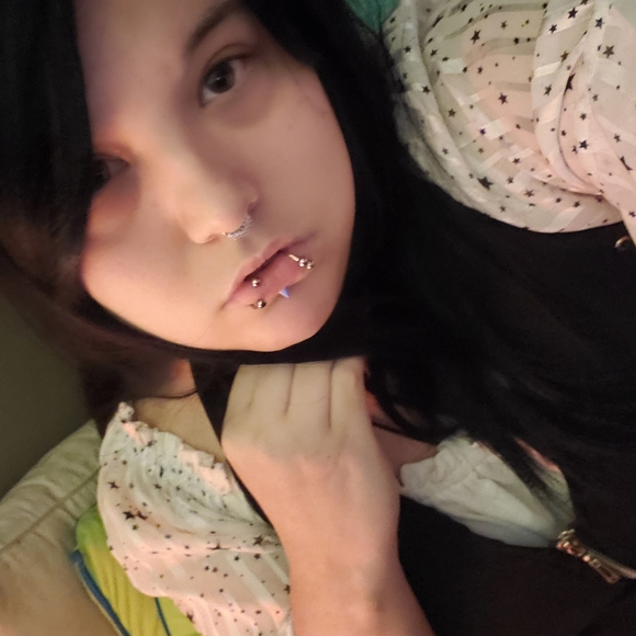 Meet your Posher, Deanna. - Picture 3 of 3